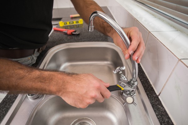 How to fix a crack in a porcelain sink